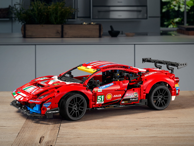 LEGO Technic - Ferrari 488 GTE AF Corse #51 | pkmodelar.cz