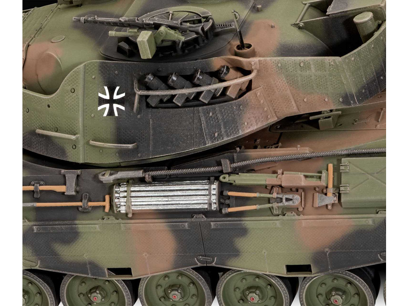 Plastikový model tanku Revell 03320 Leopard 1A5 (1:35) | pkmodelar.cz