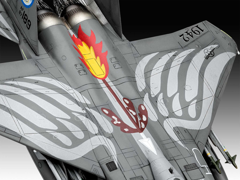 Revell 03841 McDonnell F-15E Strike Eagle (1:72) | pkmodelar.cz
