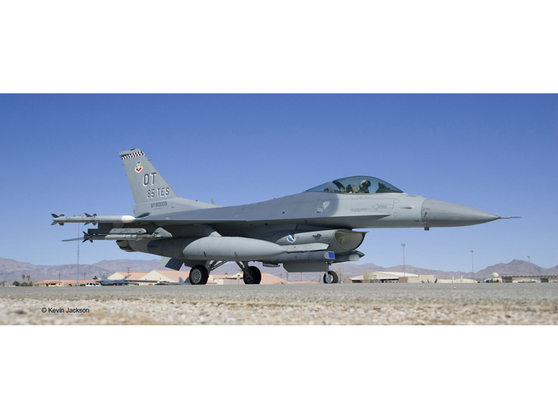 Plastikový model letadla Revell 03992 Lockheed Martin F-16C (1:144)